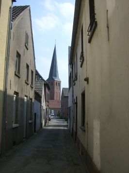 Kleve : Ortsteil Griethausen, schmale Gasse